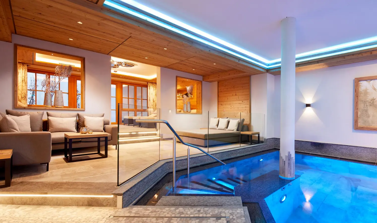 Hotel Gletscherblick mit Schwimmbad in St. Anton